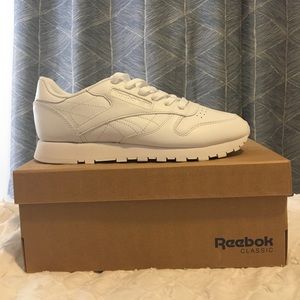 New White Classic Leather Reebok Sneakers